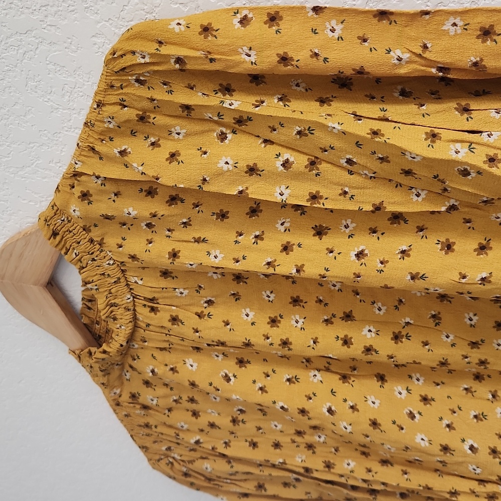 Elodie long sleeve mock neck smocked top mustard yellow floral medium - Picture 2 of 4